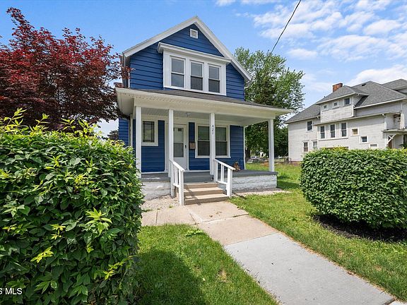 3rd image of 421 Columbus St