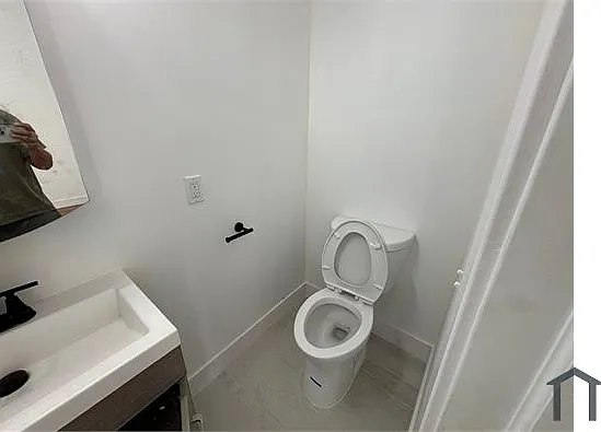 5208 Dix St NE — Photo 24