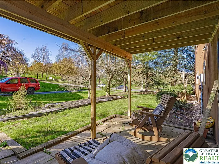 3705 Vale View Dr S — Photo 43