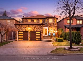 286 Winfield Ter, Mississauga, ON L5R 1N3