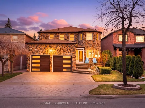 286 Winfield Ter, Mississauga, ON L5R 1N3