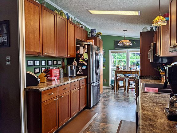 4th image of 25816 Pinehurst Dr