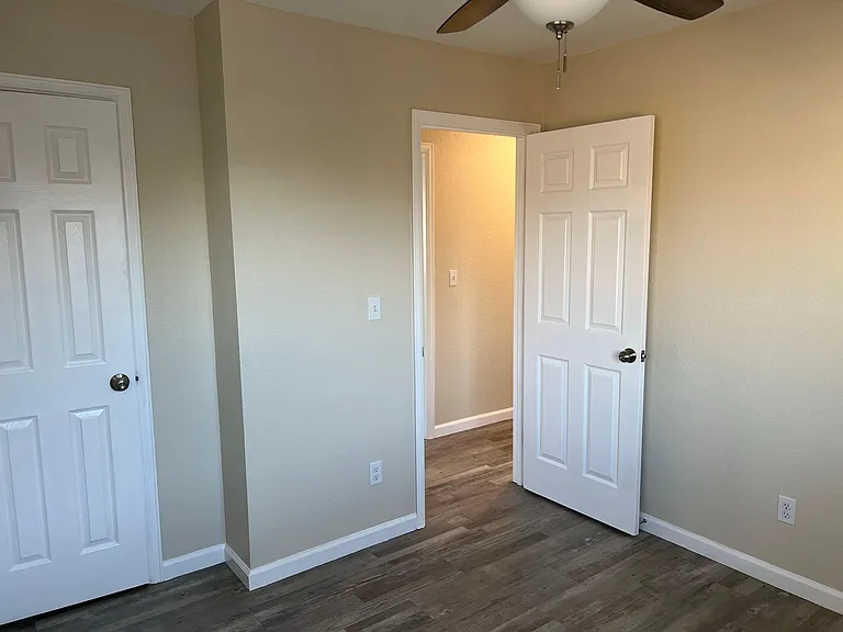 1656 Lansing St — Photo 14