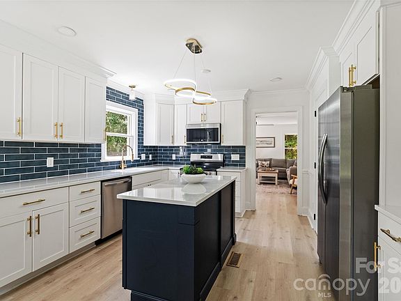 4th image of 690 Knighton Hill Rd