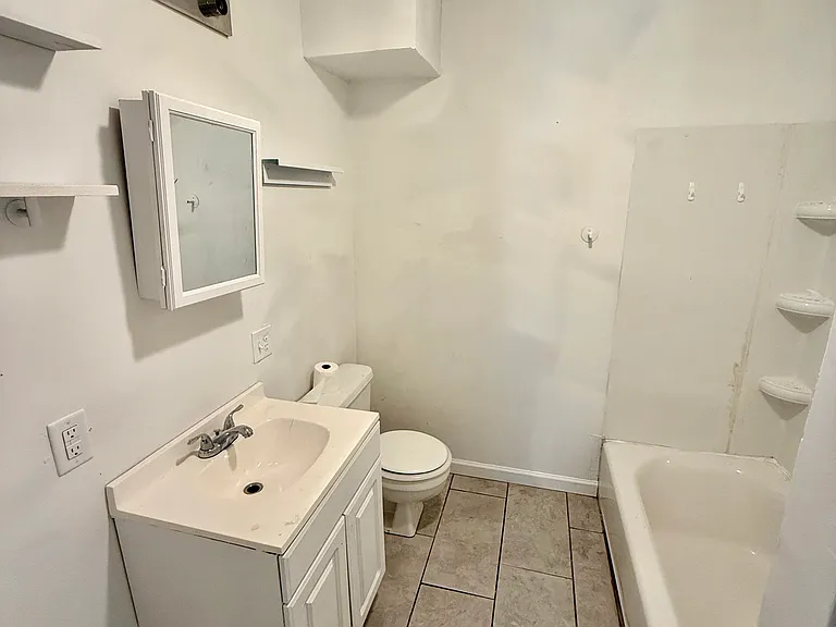 1337 E McKinley Ave — Photo 4