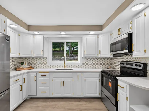 118 Blossom St, Fitchburg, MA 01420
