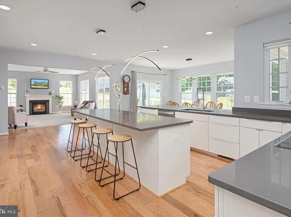 3202 Elwood Ln, Huntingtown, MD 20639