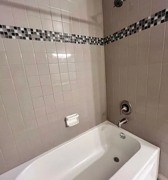 906 N Doheny Dr #512 — Photo 27