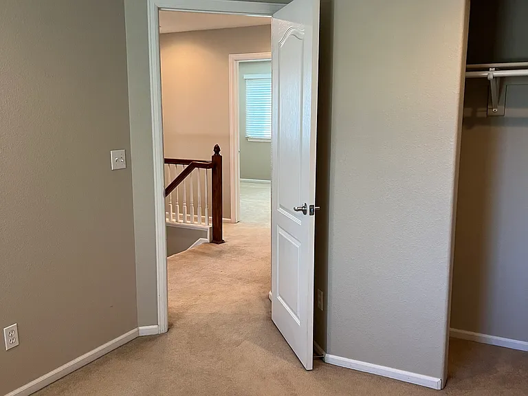 15970 Hedgeway Dr — Photo 20