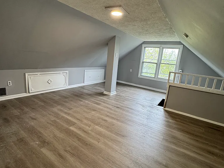 52-54 Ives Ct #3 — Photo 27