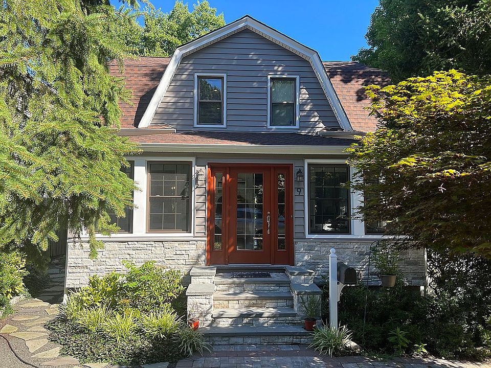 1st image of 9 Crescent Dr