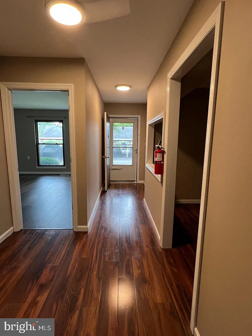 2 bed, 2.0 bath, 873 sqft, $2,500 — Photo 3