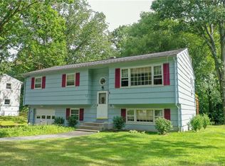 8 Benson Dr, Danbury, CT 06810