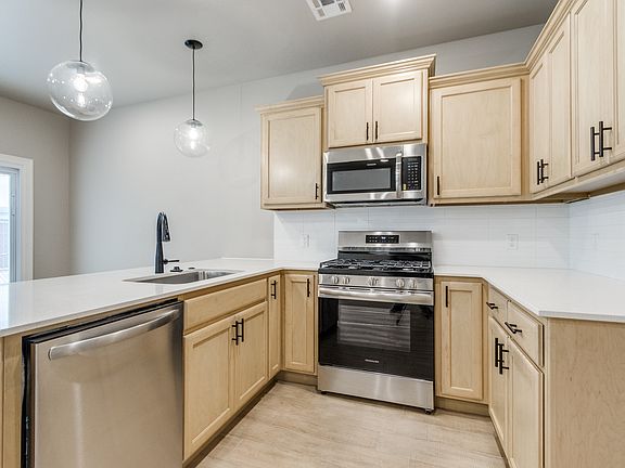 5th image of 10601 NW 23rd St #17