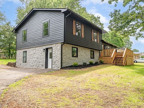 3rd image of 1615 Deer Hollow Dr