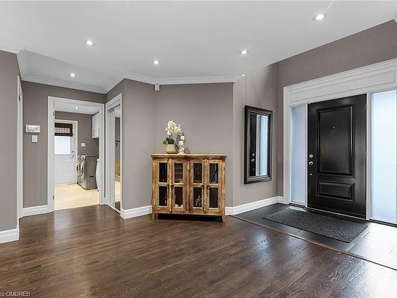 3rd image of 1467 Bayshire Dr