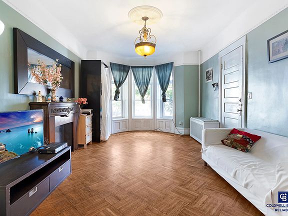 4th image of 1428 Sterling Pl