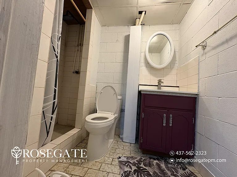 7175 Roger Cres #2 — Photo 11