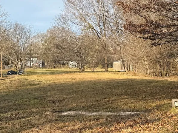 1013 Redoak Dr, West Tawakoni, TX 75474