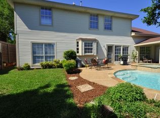 1715 Altacrest Dr, Grapevine, TX 76051