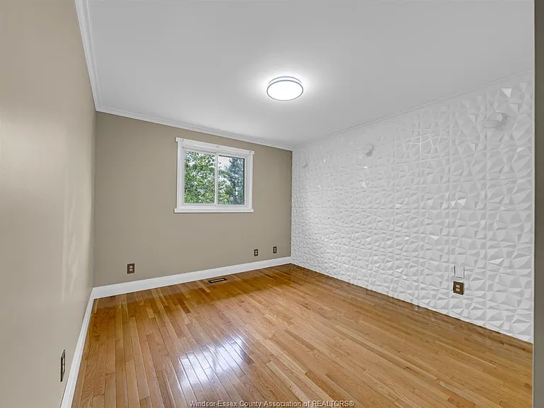 2823 Garvey Cres — Photo 22