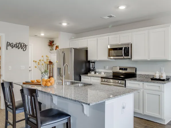 1898 Lacebark Dr, Sumter, SC 29153