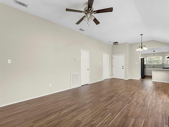 5th image of 22918 Cabanna Rd