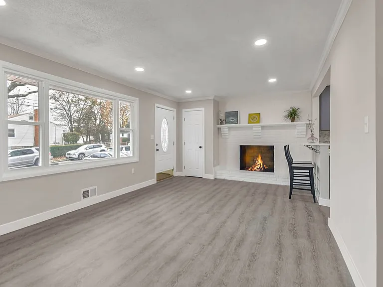 9202 3rd St — Photo 6