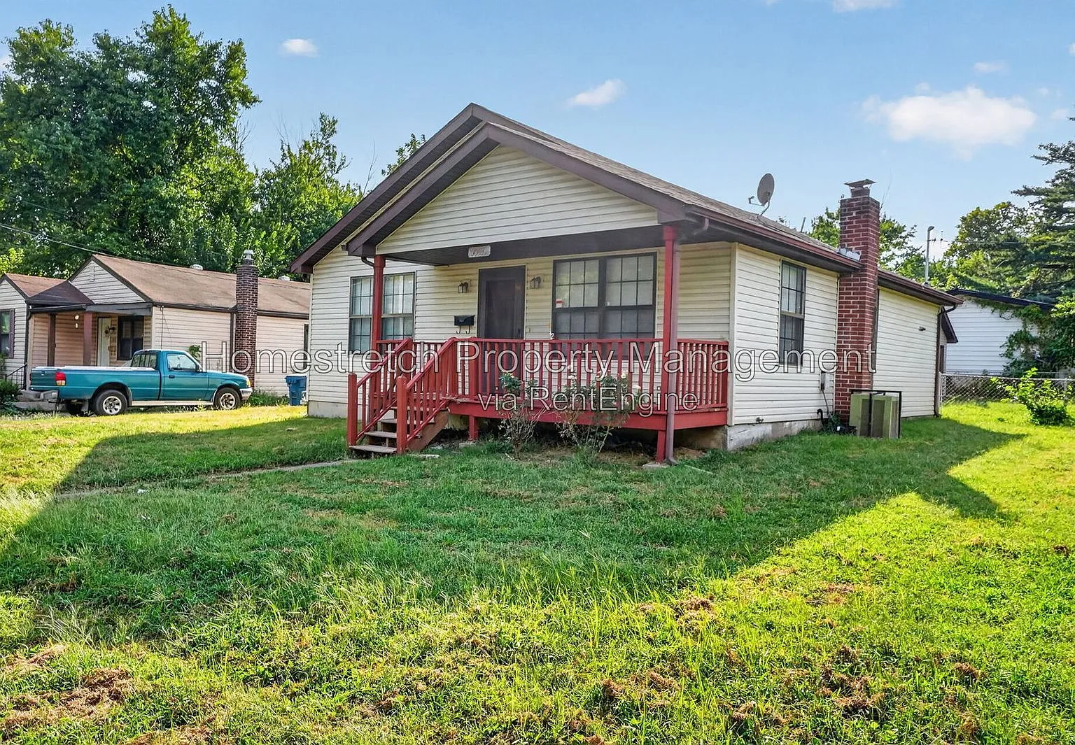 3 bed, 1.0 bath, 1054 sqft, $1,150 — Photo 3