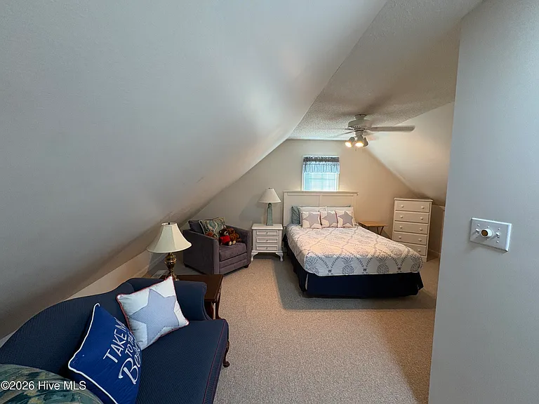 901 Firefly Ct — Photo 12