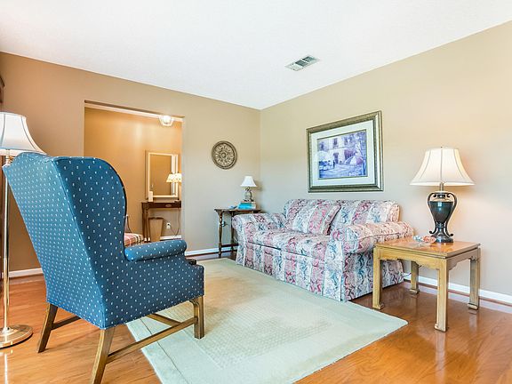 3rd image of 8977 Brookshire Ct