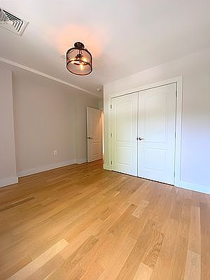 4th image of 431 Bainbridge St APT 2F