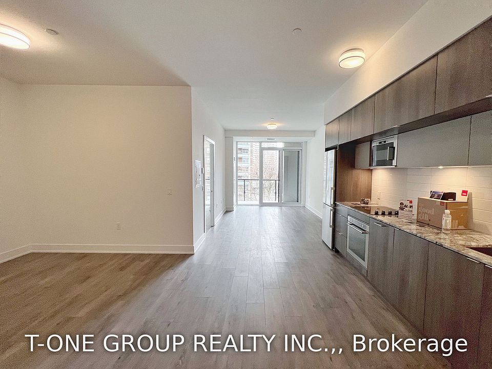1st image of 585 Bloor St E #323