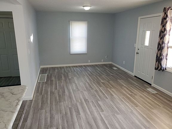 5th image of 305 N Pierce Ave