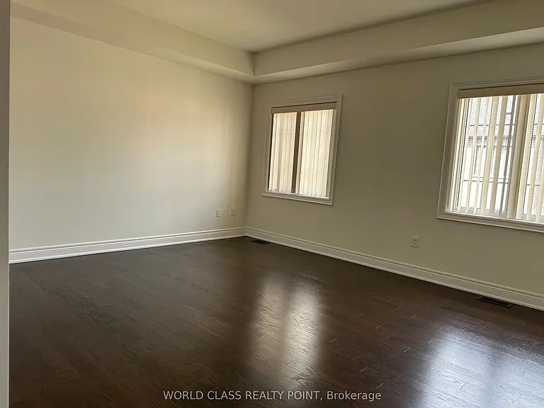 9 Lyle Way — Photo 8