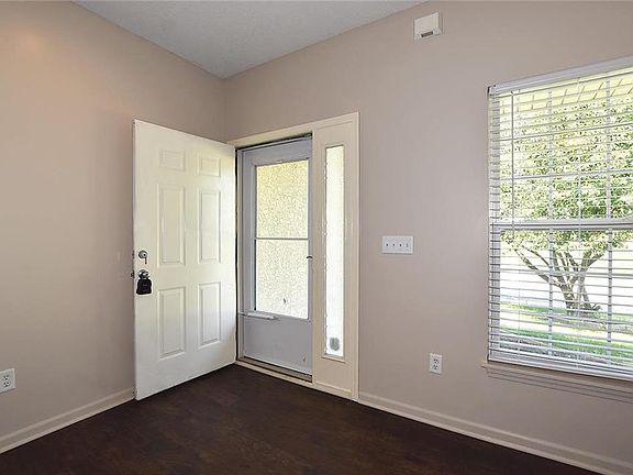 5th image of 7809 NW 122nd St