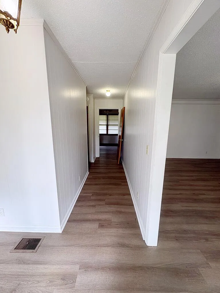 4 bed, 2.5 bath, $1,550 — Photo 3
