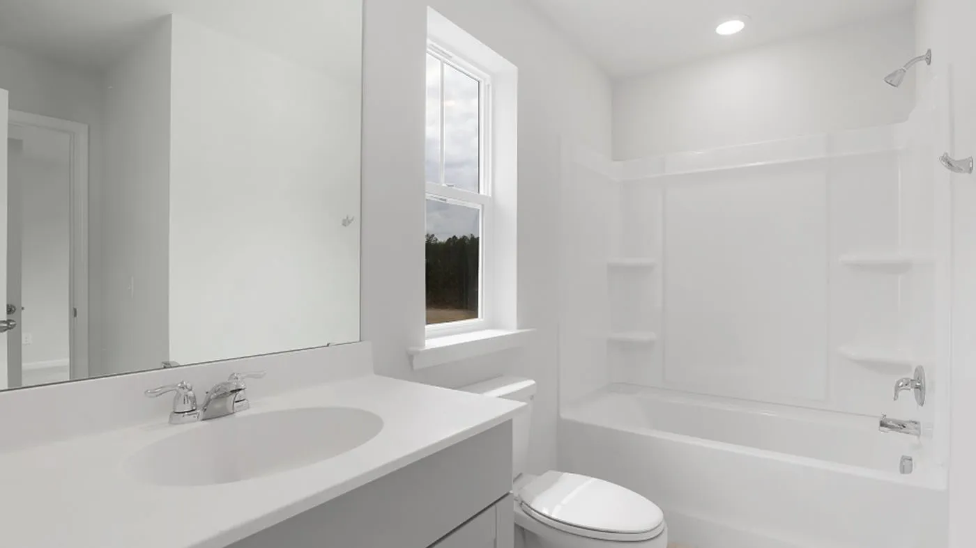 5 bed, 3.5 bath, 2407 sqft, $850 — Photo 2
