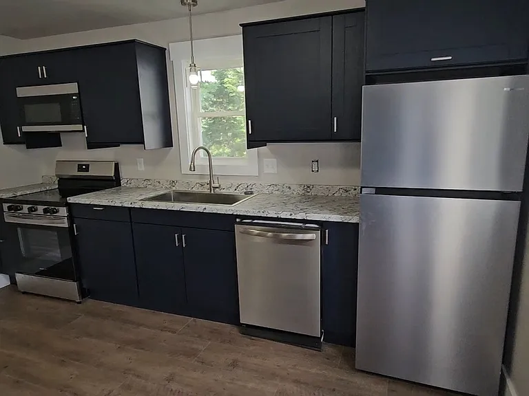 222 S Hackett St — Photo 2