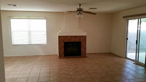4th image of 401 E Atlas Cedar Pl