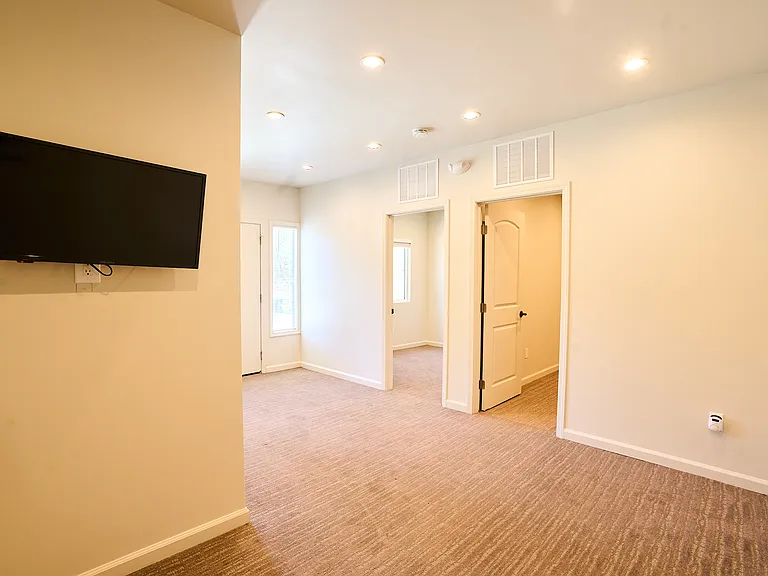 380 Loftyhill Dr #1 — Photo 5
