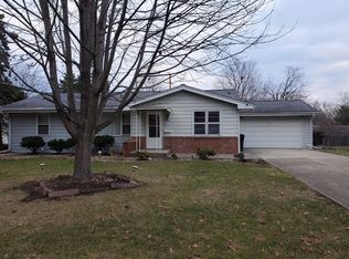 204 Mecherle Dr, Bloomington, IL 61701