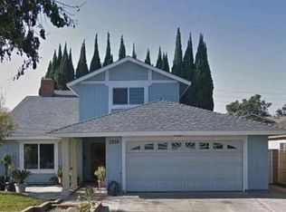 3206 S Manitoba Dr, Santa Ana, CA 92704