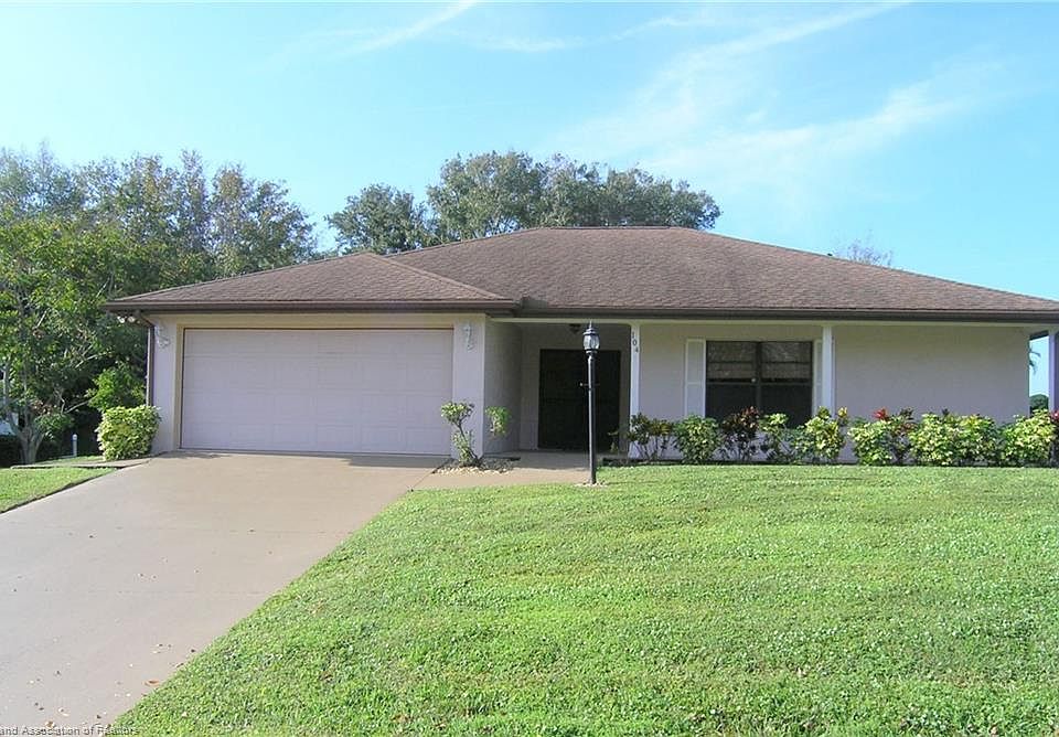 1st image of 104 Crestview Ct N