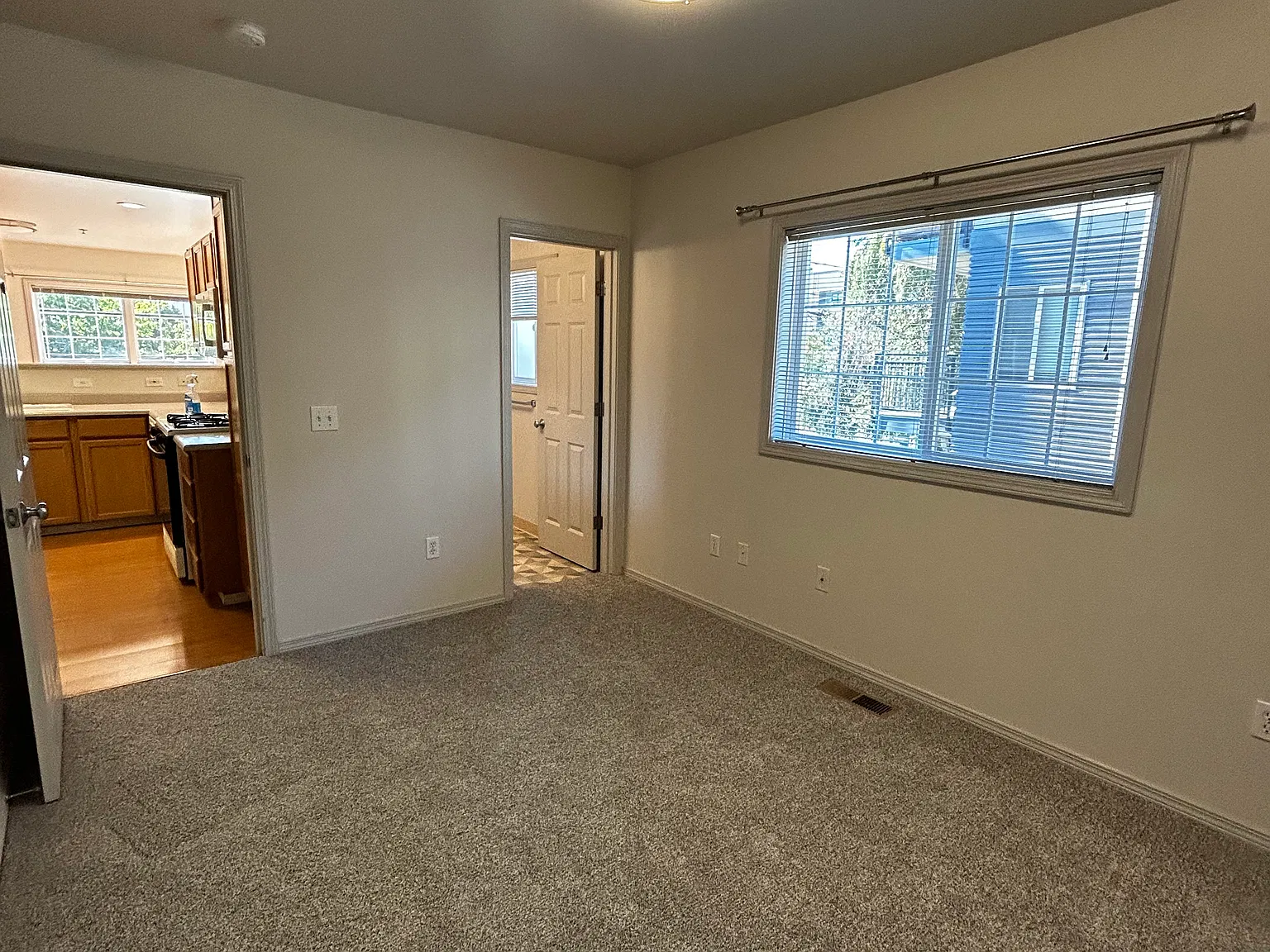 2 bed, 870 sqft, $2,495 — Photo 3