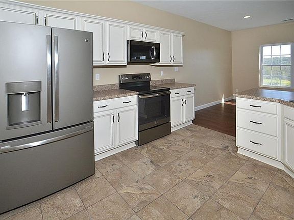 5th image of 1057 Ashfield Way