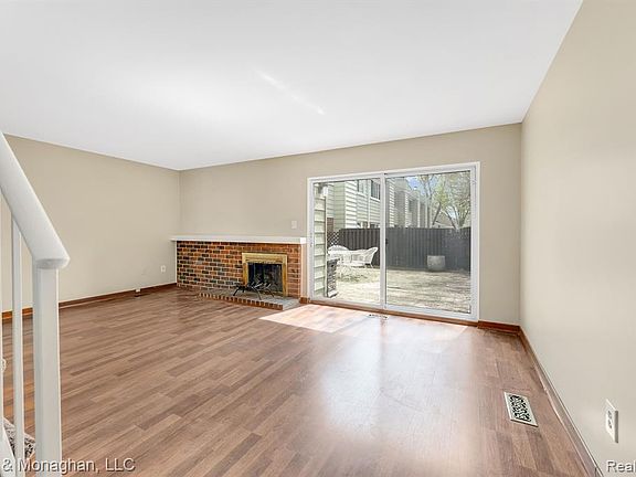 3rd image of 1921 Wickham St