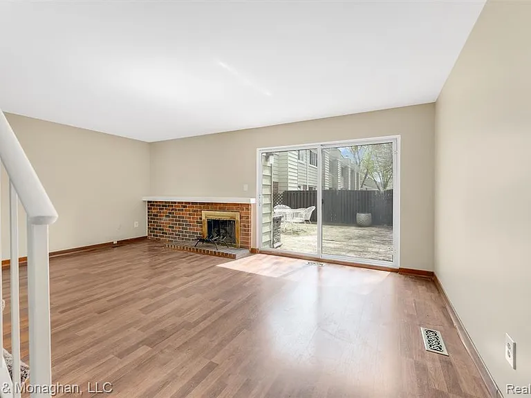 1921 Wickham St — Photo 3