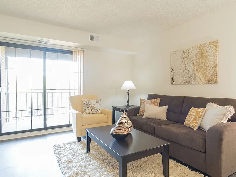 La Maison Apartments — Photo 101