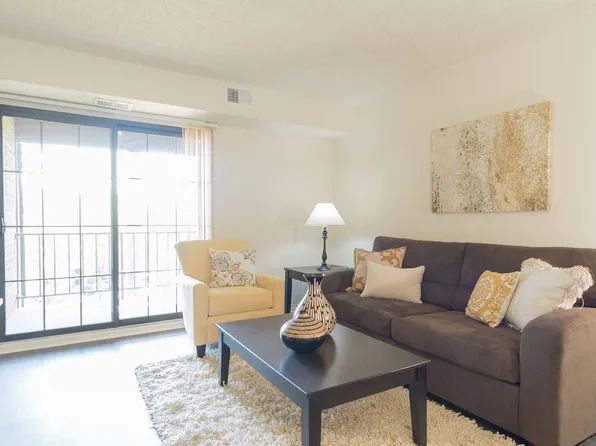 La Maison Apartments, 219 Sugartown Rd #1B376451E, Wayne, PA 19087